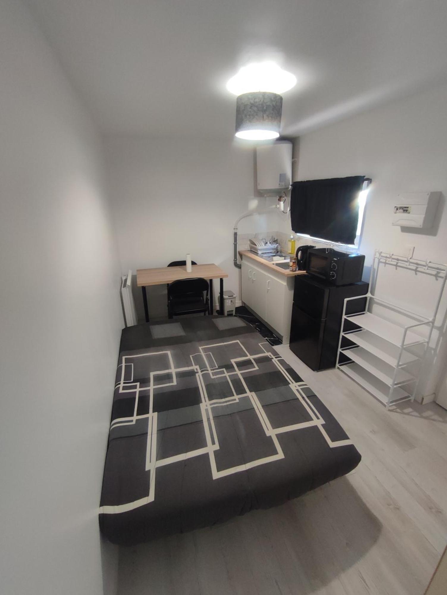 Appartement Petit F2 Meuble Independant à Limay Extérieur photo